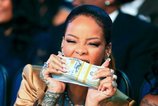 Şarkıcıdan;İş Kadınlığına, Rihanna Dolar Milyarderi Oldu! 